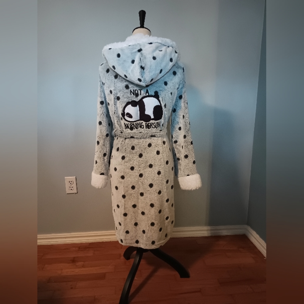 Women's Robe - Picture 2 of 2